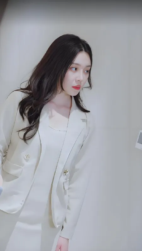 妈妈的韩国闺蜜 短剧